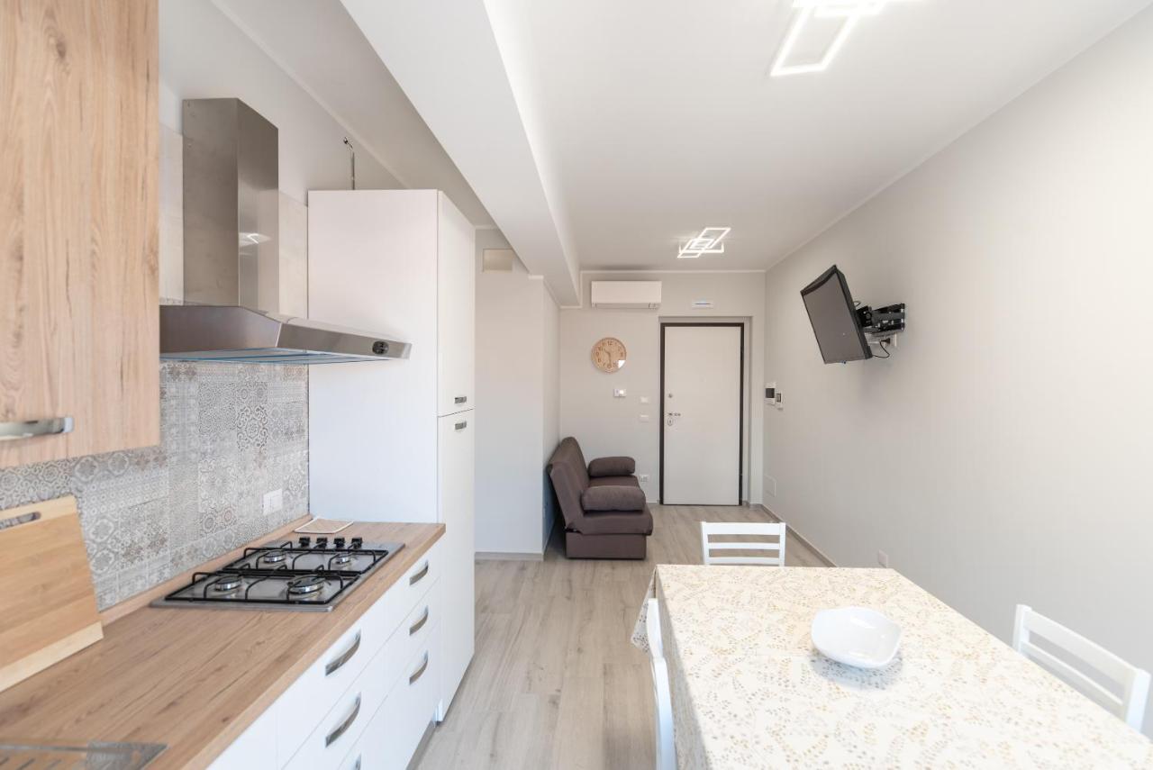 Appartamento Moderno In Centro Citta Сант'Агата-ди-Милите Экстерьер фото