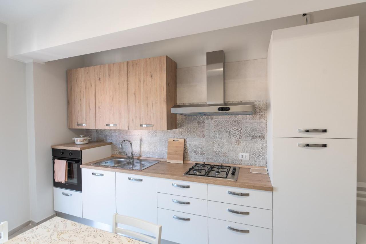 Appartamento Moderno In Centro Citta Сант'Агата-ди-Милите Экстерьер фото