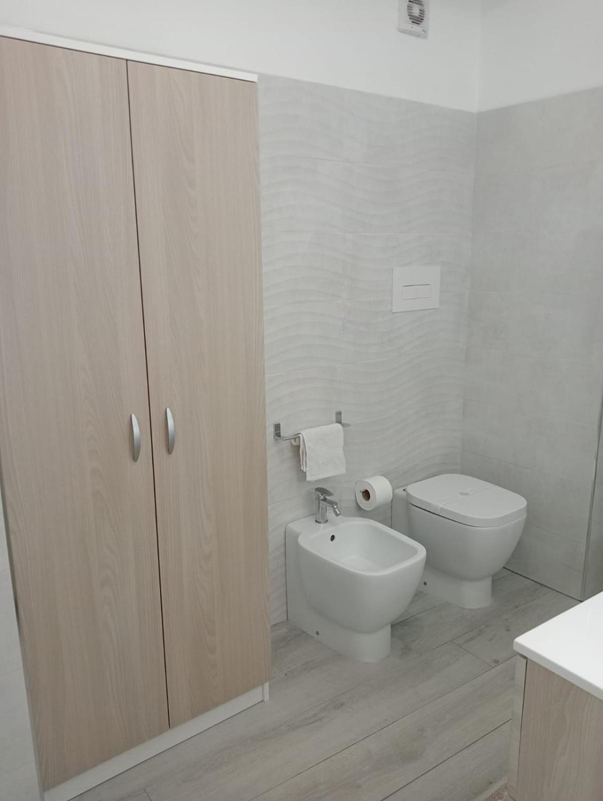 Appartamento Moderno In Centro Citta Сант'Агата-ди-Милите Экстерьер фото